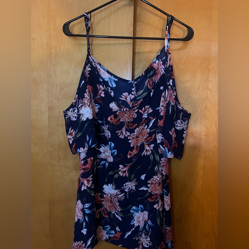 Rue+ blue flower cold shoulder short sleeve shirt.